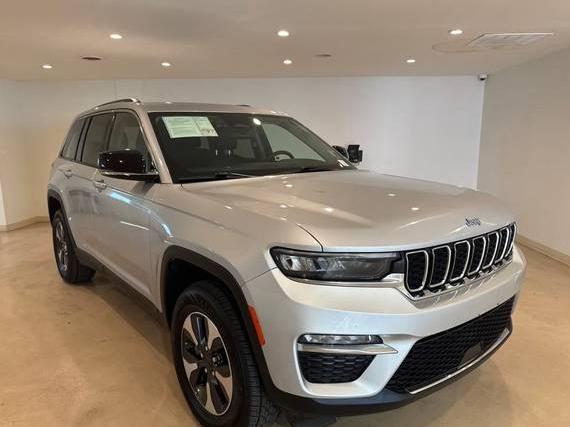JEEP GRAND CHEROKEE 2023 1C4RJYB67PC633656 image